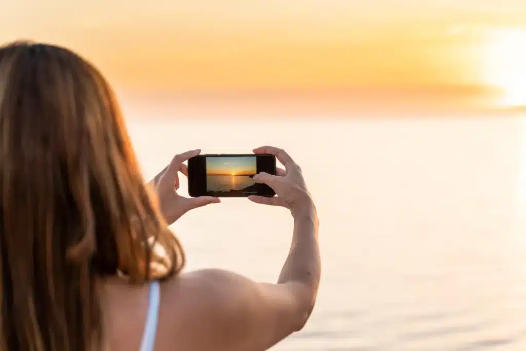 How to Capture the Best Sunset Bar Photos